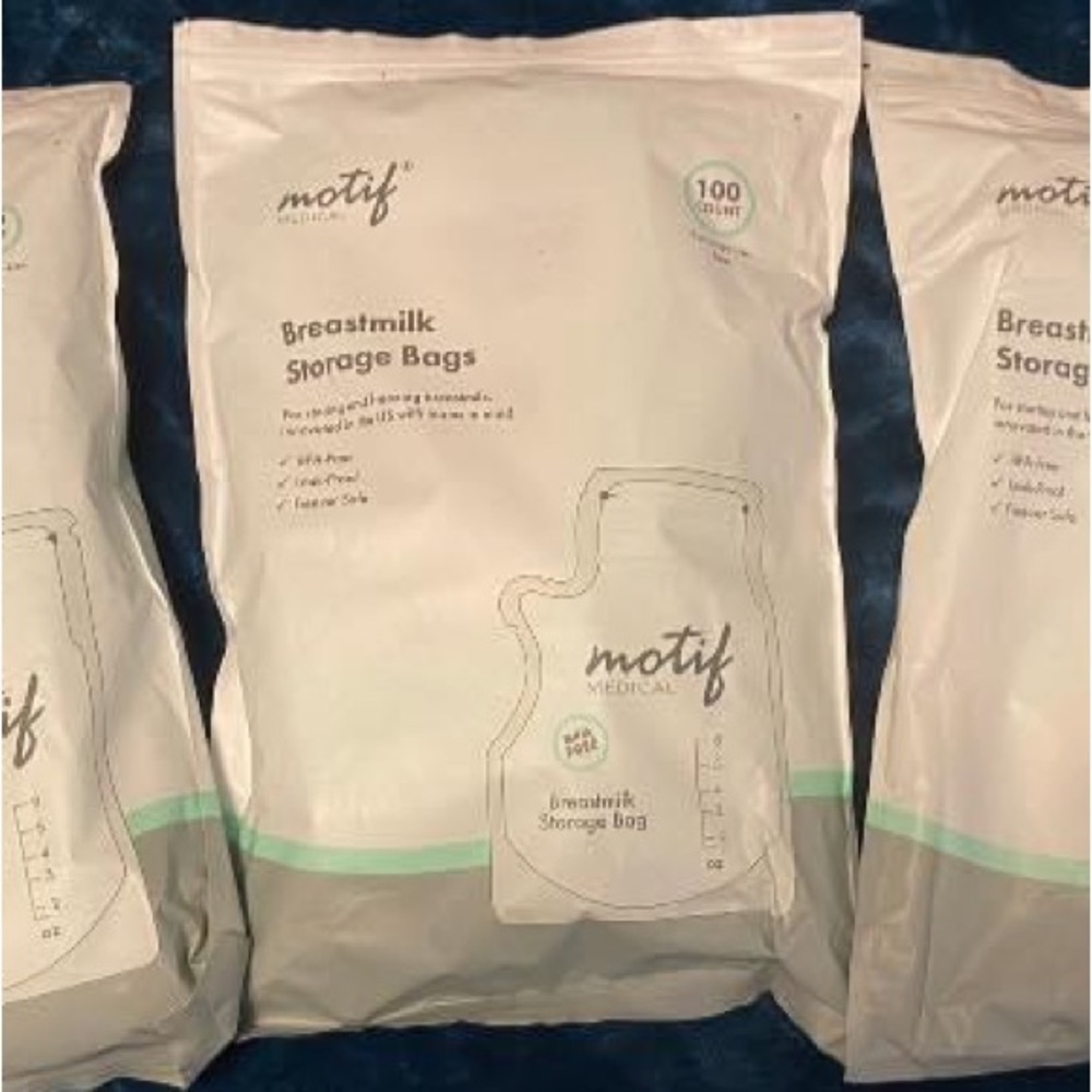 Motif breastmilk bags 100 count